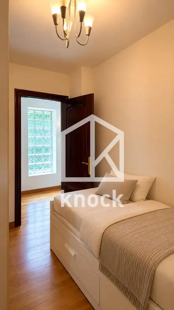 Dormitori de Casa o xalet en venda en Oviedo  amb Calefacció, Parquet i Terrassa