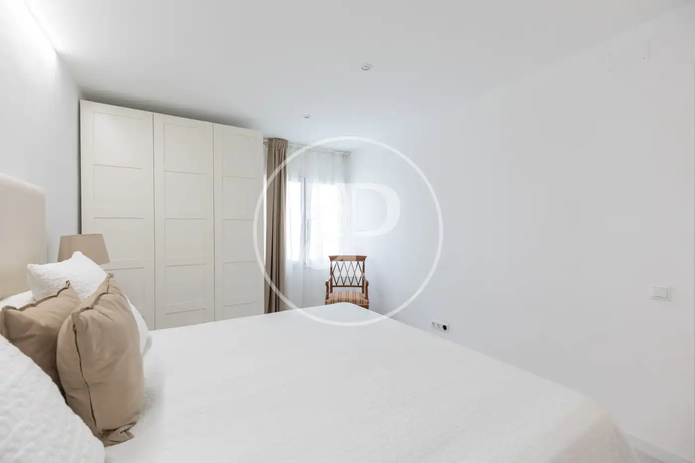 Bedroom of Flat for sale in Barcelona  with Air Conditioner, Heating and Furnished