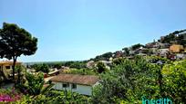 Vista exterior de Casa o xalet en venda en Castelldefels amb Aire condicionat, Calefacció i Jardí privat
