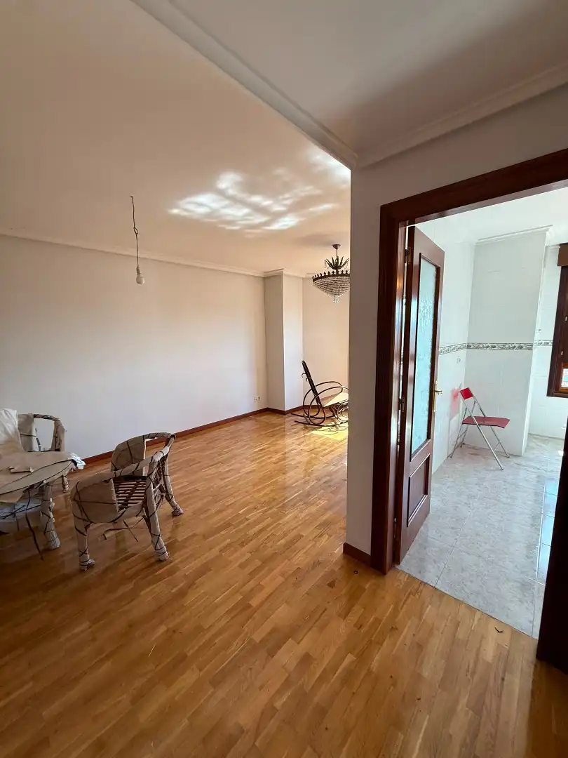 Sala de estar de Piso en venta en Oviedo  con Calefacción y Trastero