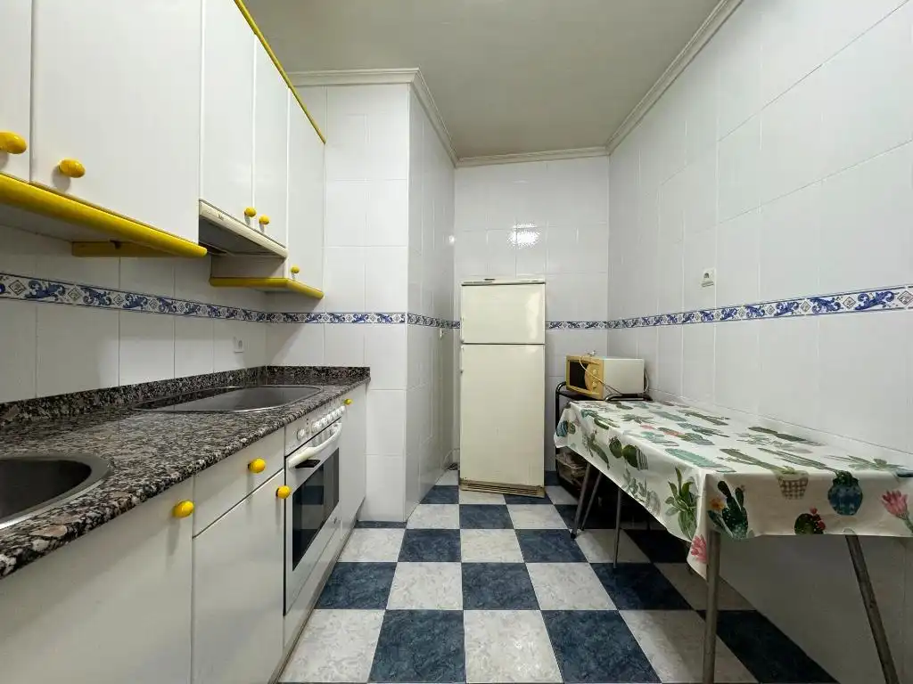 Cuina de Pis en venda en Torrelavega  amb Calefacció i Balcó