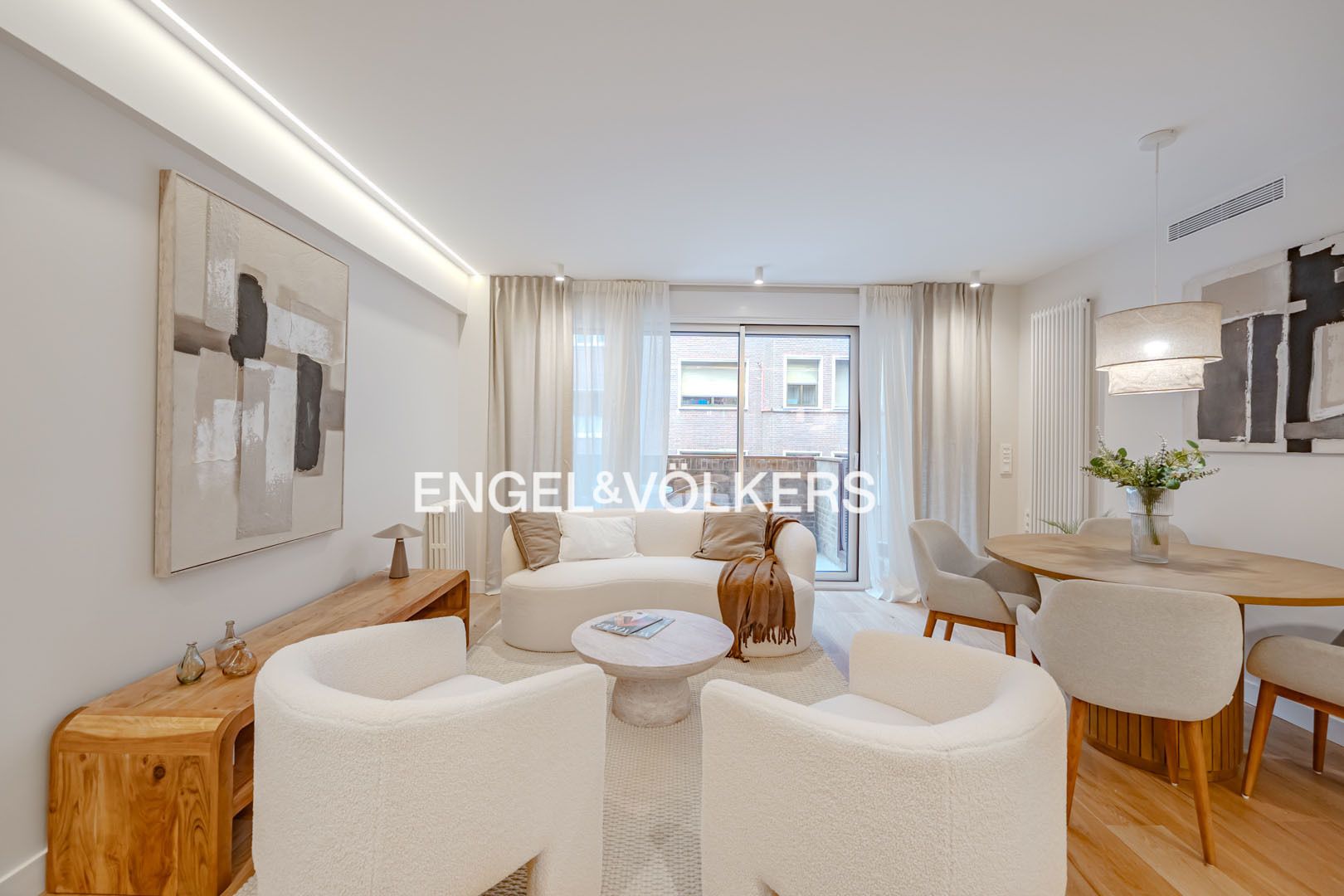 Living room of Apartment for sale in  Madrid Capital  with Air Conditioner, Heating and Terrace