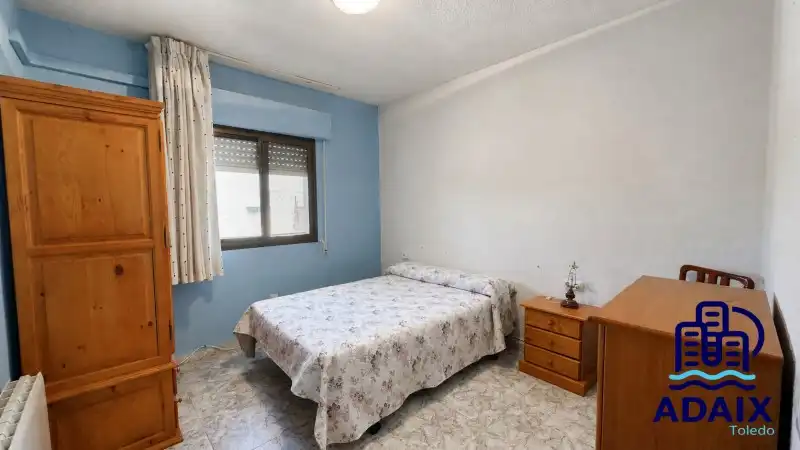 Habitación de Casa adosada en venta en Huecas con Calefacción y Balcón