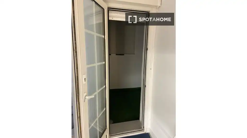 Habitación de Piso de alquiler en Madrid con Aire acondicionado, Calefacción y Amueblado