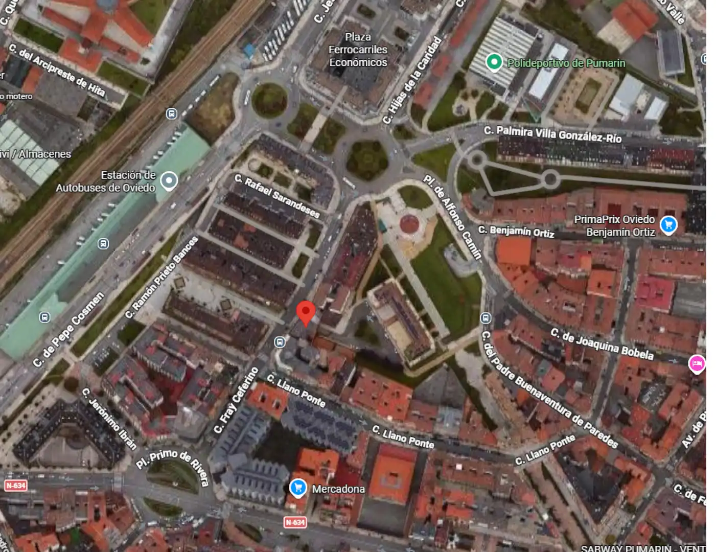 Vista exterior de Àtic en venda en Oviedo  amb Calefacció, Jardí privat i Parquet