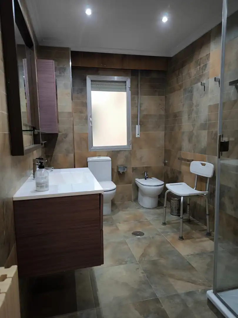 Baño de Piso en venta en Vilagarcía de Arousa con Calefacción, Parquet y Amueblado