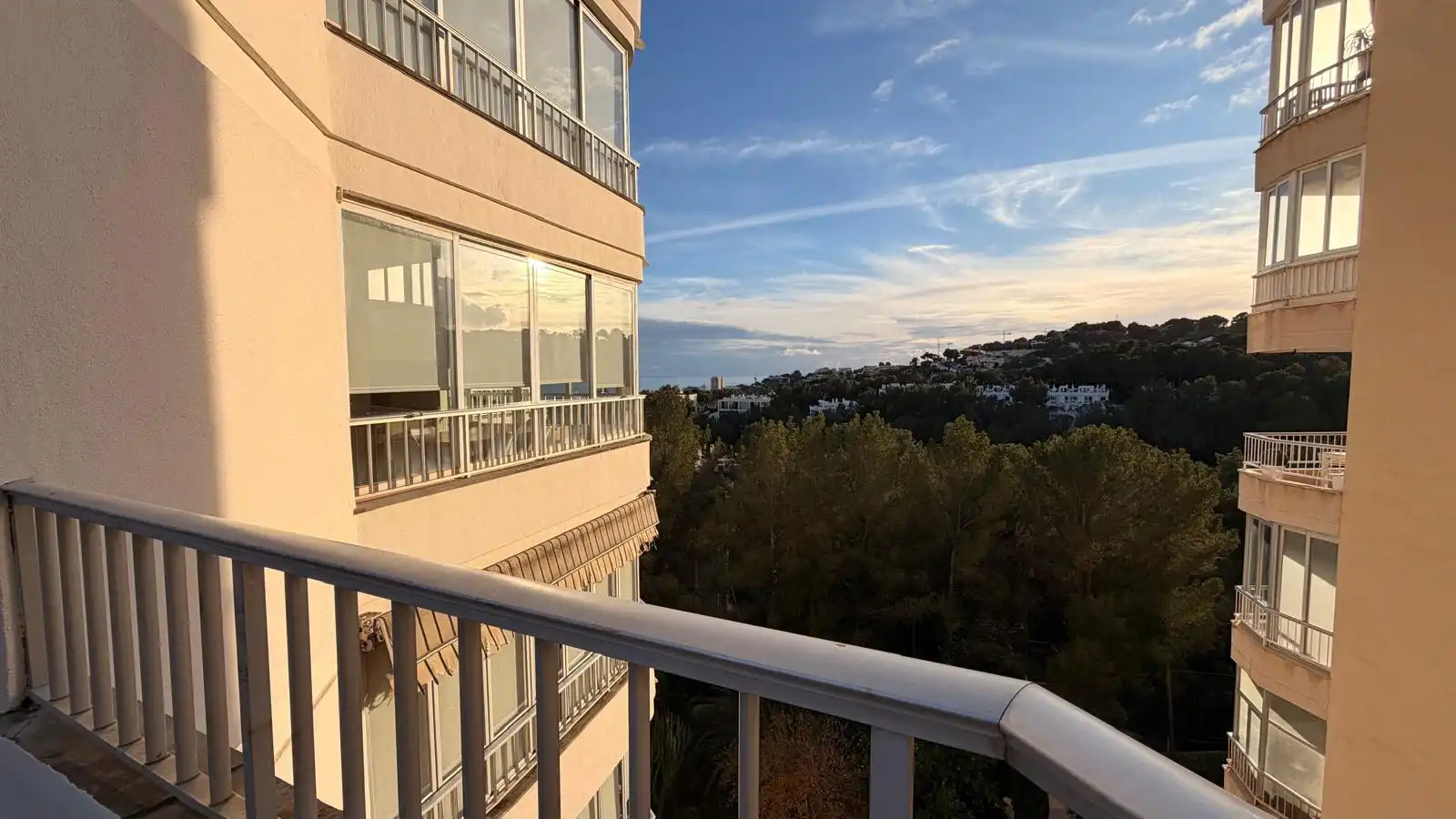 Vista exterior de Pis en venda en  Palma de Mallorca amb Aire condicionat, Terrassa i Piscina comunitària