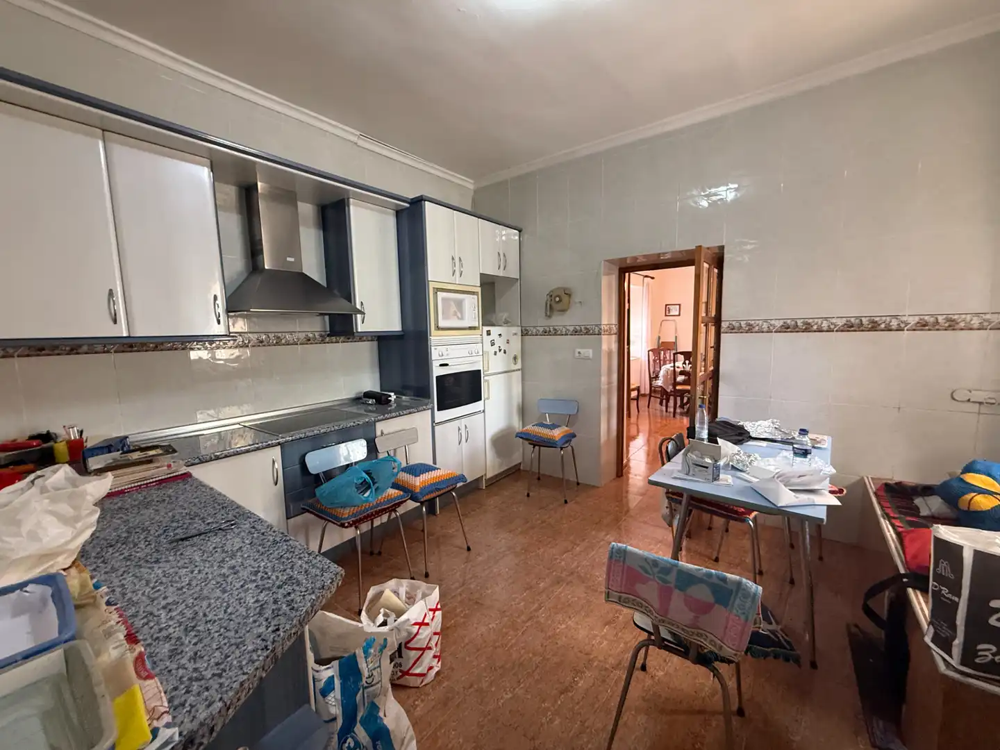Cuina de Casa o xalet en venda en Cervatos de la Cueza amb Traster i Moblat