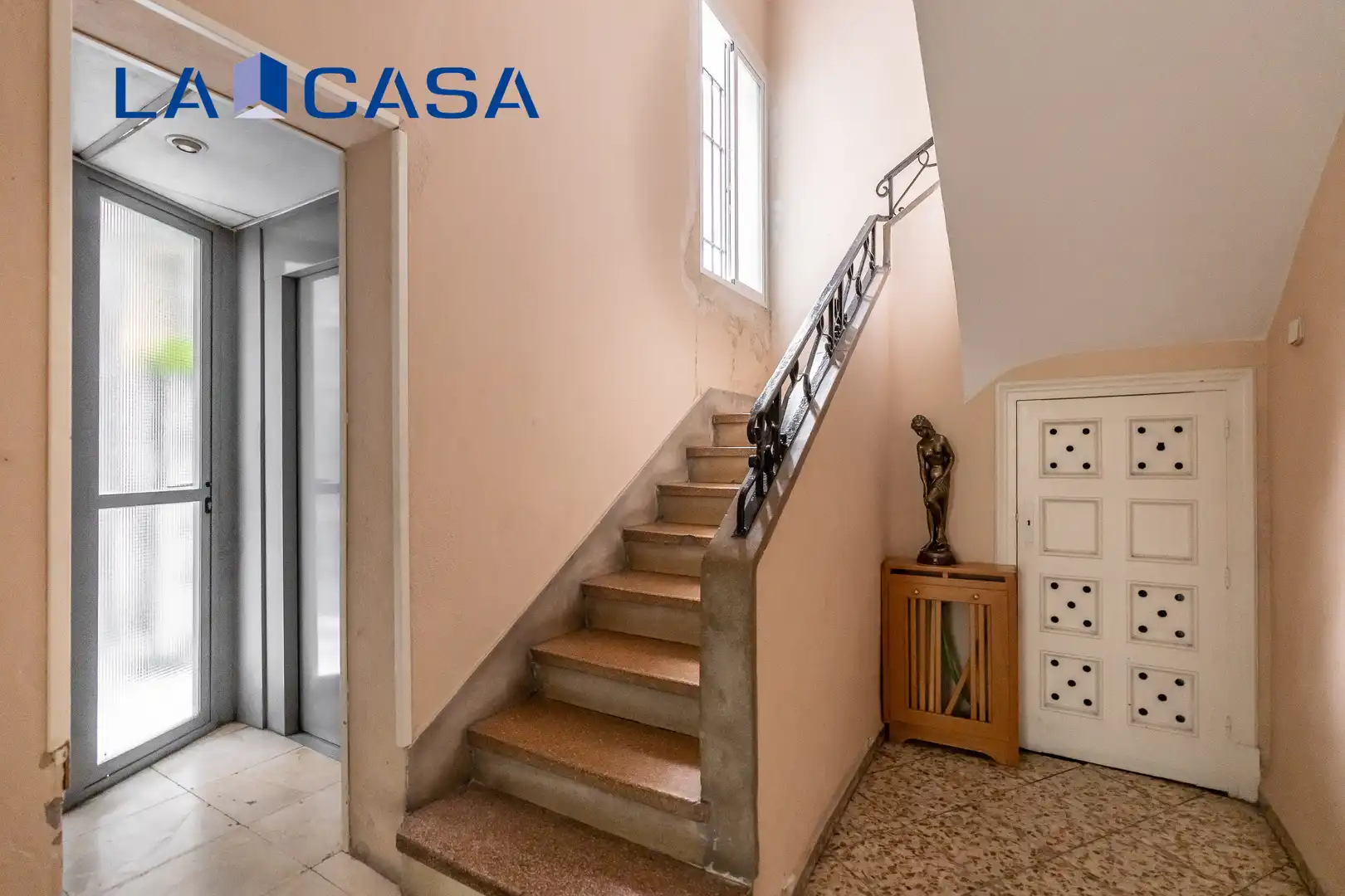 Vista exterior de Piso en venta en Madrid con Calefacción, Terraza y Trastero