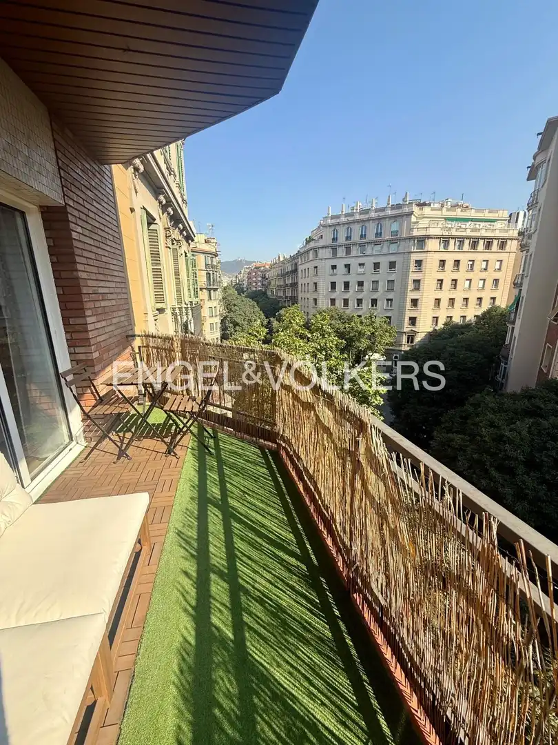 Vista exterior de Piso en venta en Barcelona con Aire acondicionado, Calefacción y Parquet