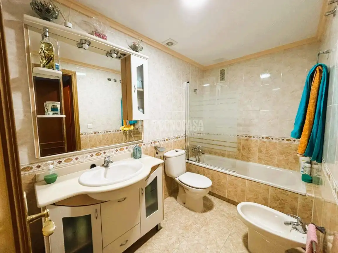 Baño de Piso en venta en Quart de Poblet con Aire acondicionado, Trastero y Balcón