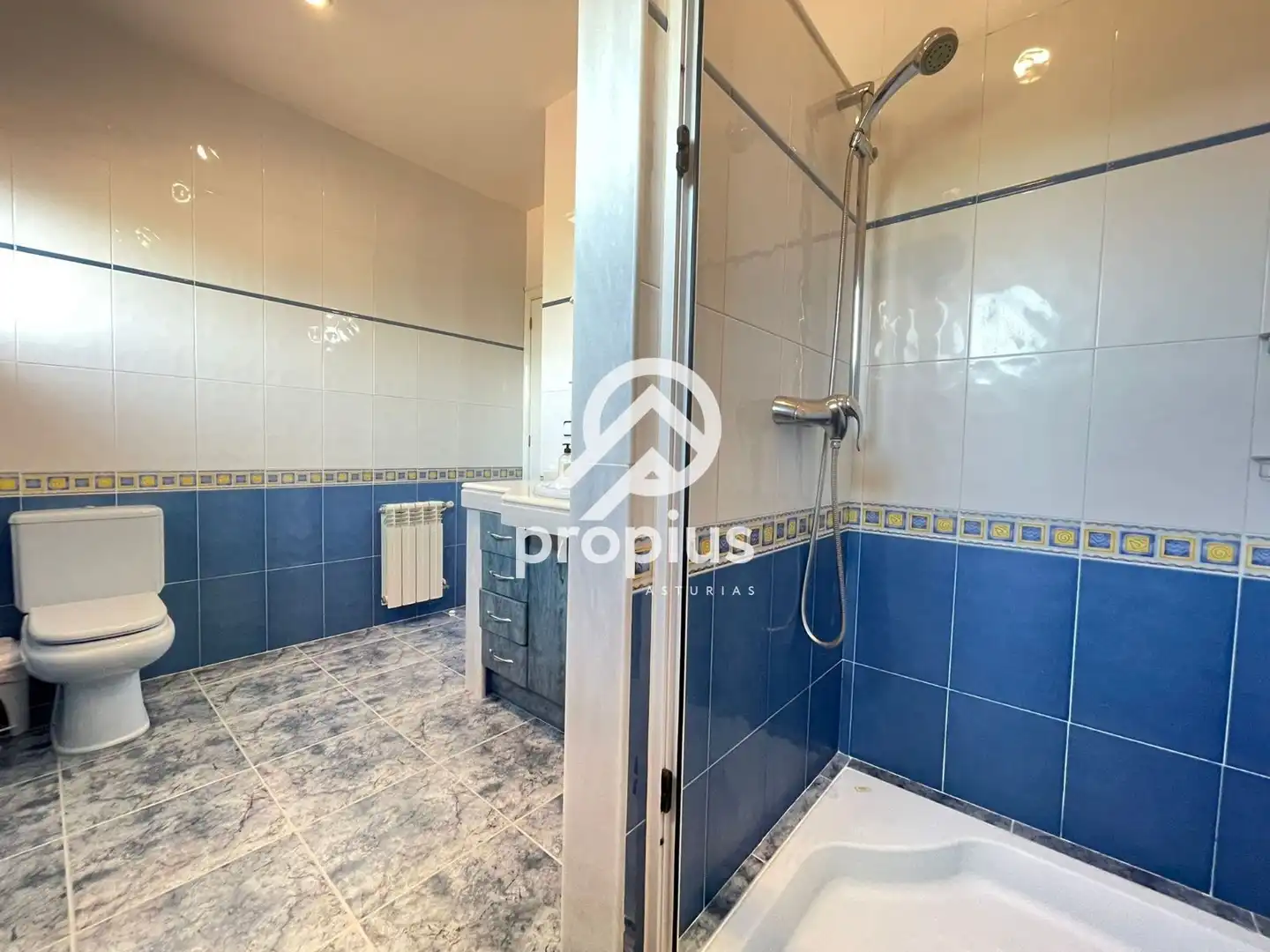Bathroom of Houses for sale in Llanes  with Heating, Private garden and Terrace