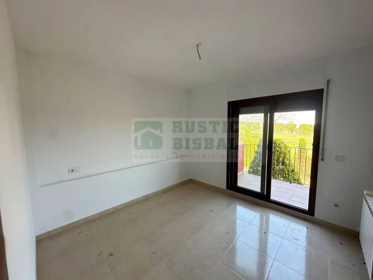 Sala d'estar de Casa o xalet en venda en Torroella de Montgrí amb Calefacció, Jardí privat i Terrassa
