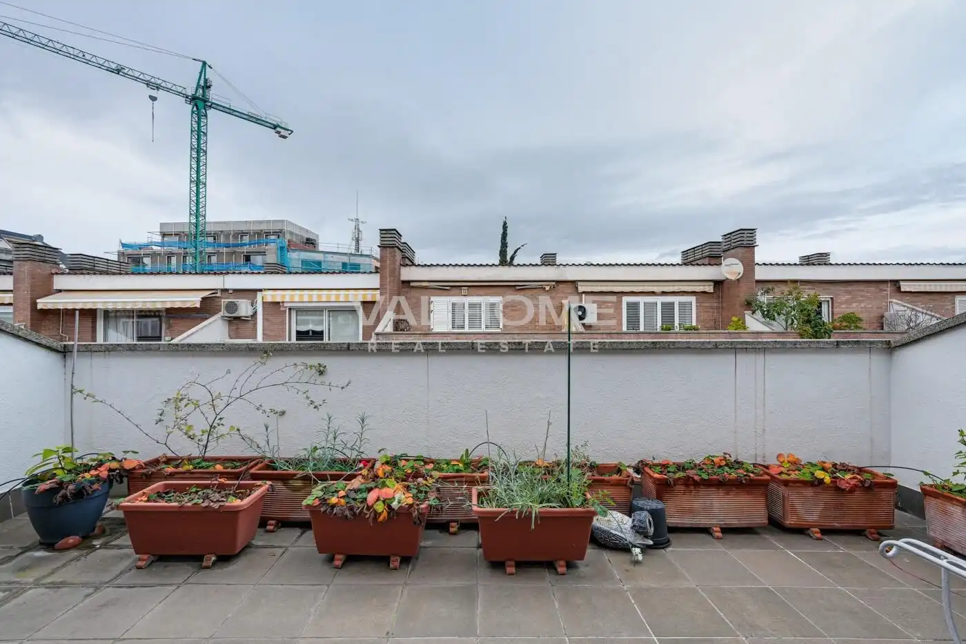 Terrasse von Einfamilien-Reihenhaus zum Verkauf in Sant Cugat del Vallès mit Heizung, Privatgarten und Parkett