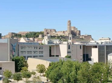 Residencial con ascensor en venta en Avenida de València