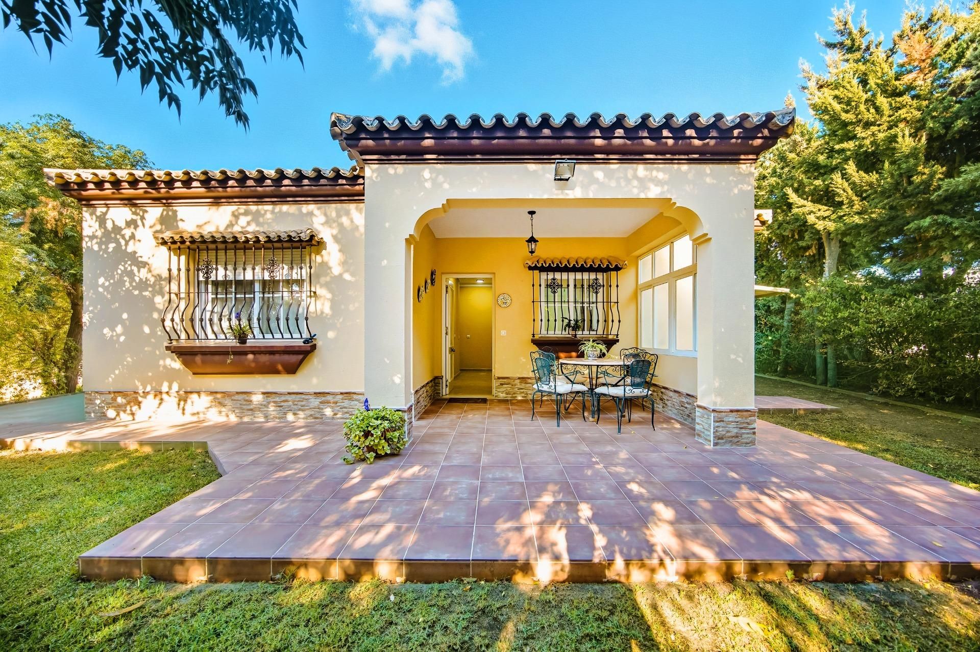 Jardí de Casa o xalet en venda en Chiclana de la Frontera amb Jardí privat, Terrassa i Traster