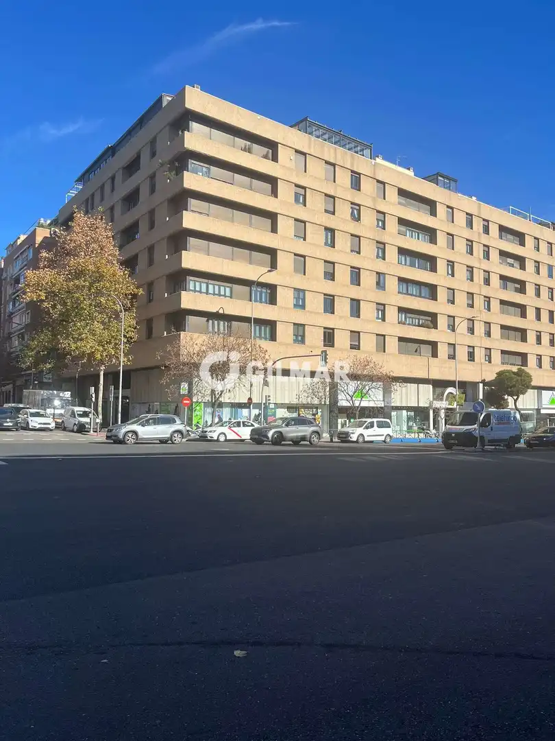 Außenansicht von Wohnung zum Verkauf in Madrid mit Heizung