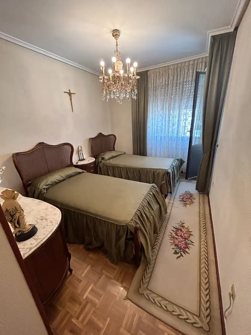Habitación de Piso en venta en Burgos con Terraza y Amueblado