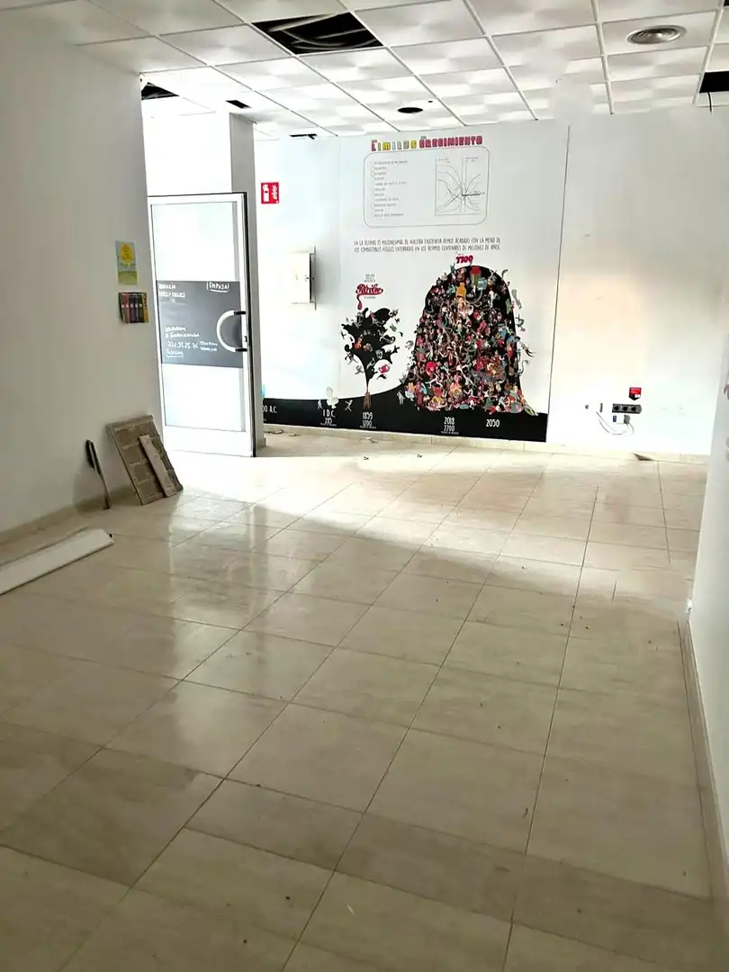 Local comercial en venda a Casco Urbano, imagen 4