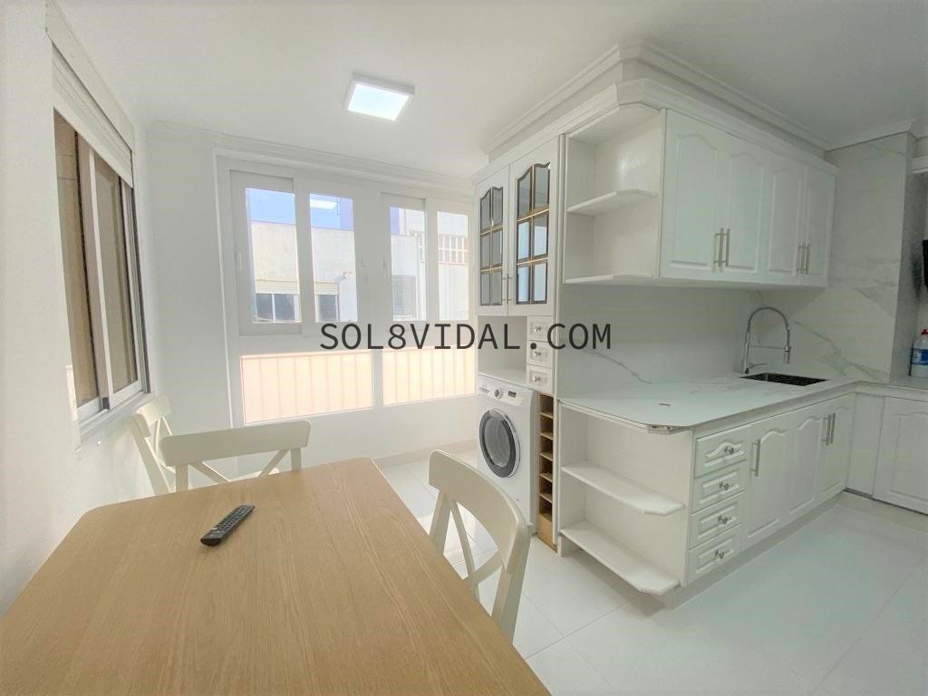 Cuina de Àtic de lloguer en Orihuela amb Calefacció, Terrassa i Balcó