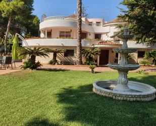 Jardí de Casa o xalet en venda en Alicante / Alacant amb Aire condicionat, Terrassa i Piscina