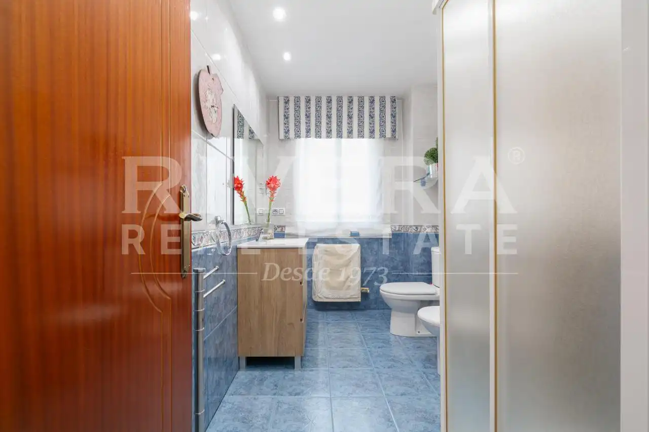 Baño de Casa o chalet en venta en Vigo  con Calefacción, Jardín privado y Parquet