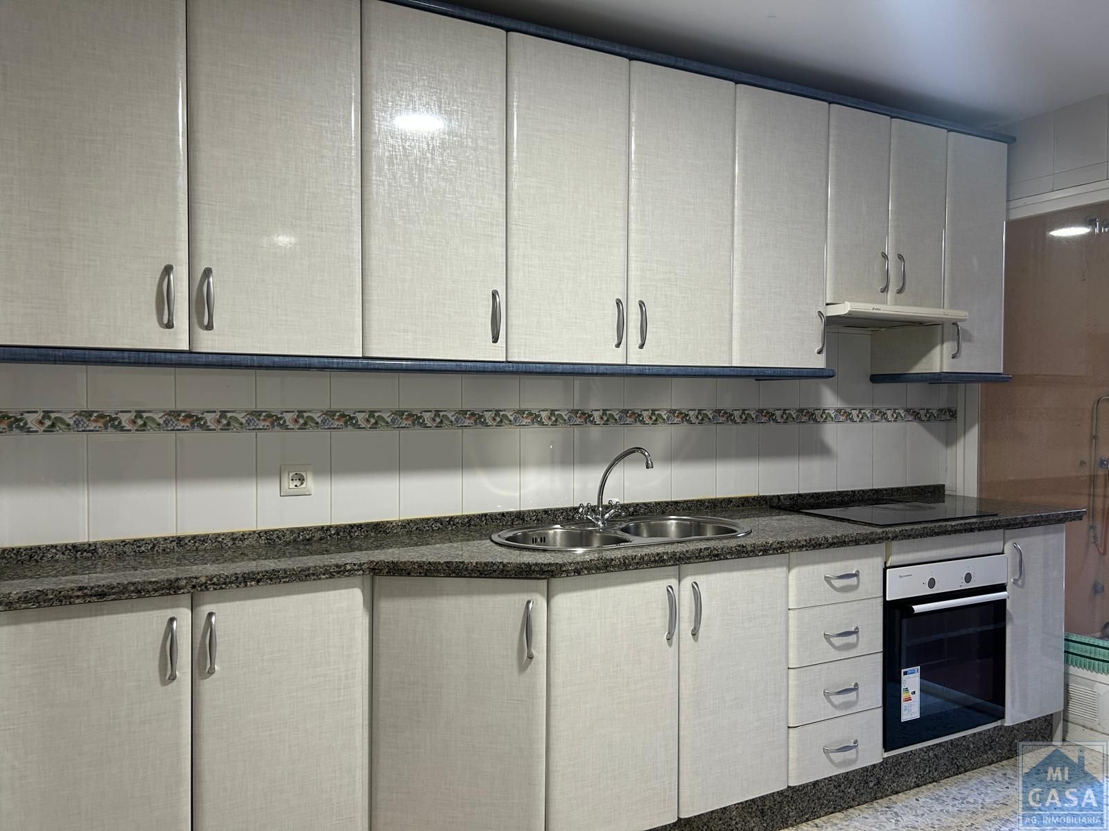 Cuina de Pis en venda en Mérida amb Aire condicionat