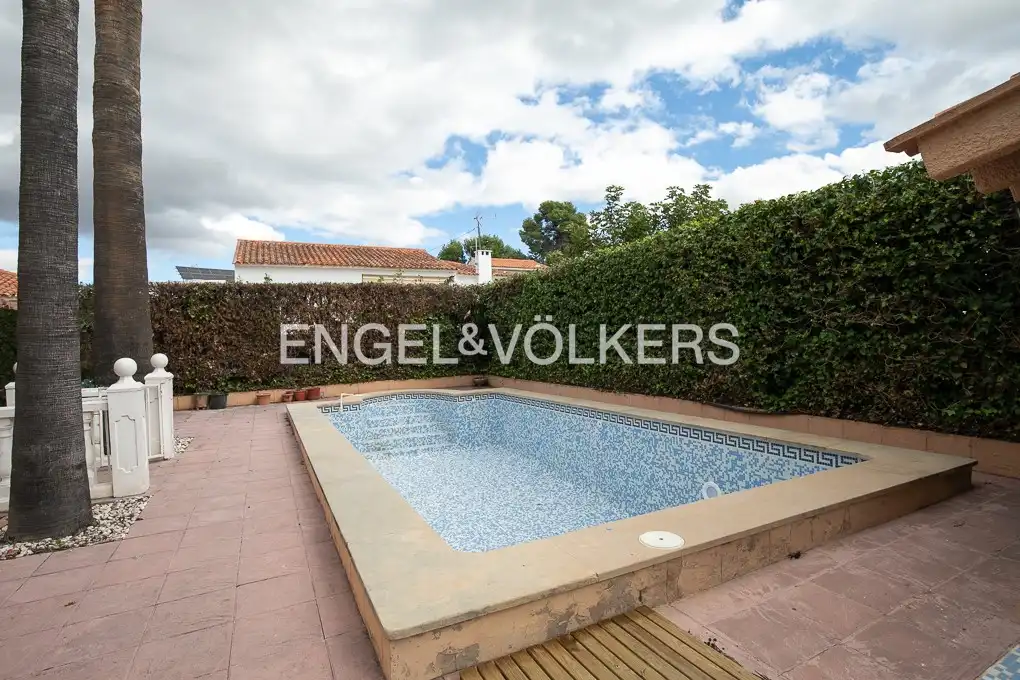 Piscina de Casa o chalet de alquiler en L'Eliana con Aire acondicionado, Calefacción y Jardín privado