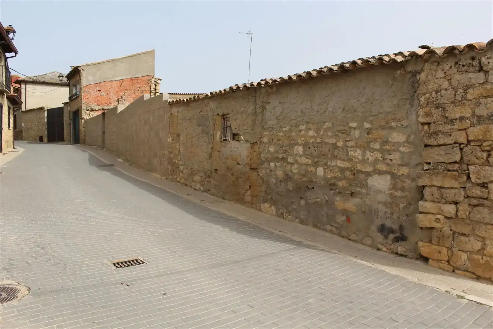 Vista exterior de Terreno en venta en Valdenebro de los Valles