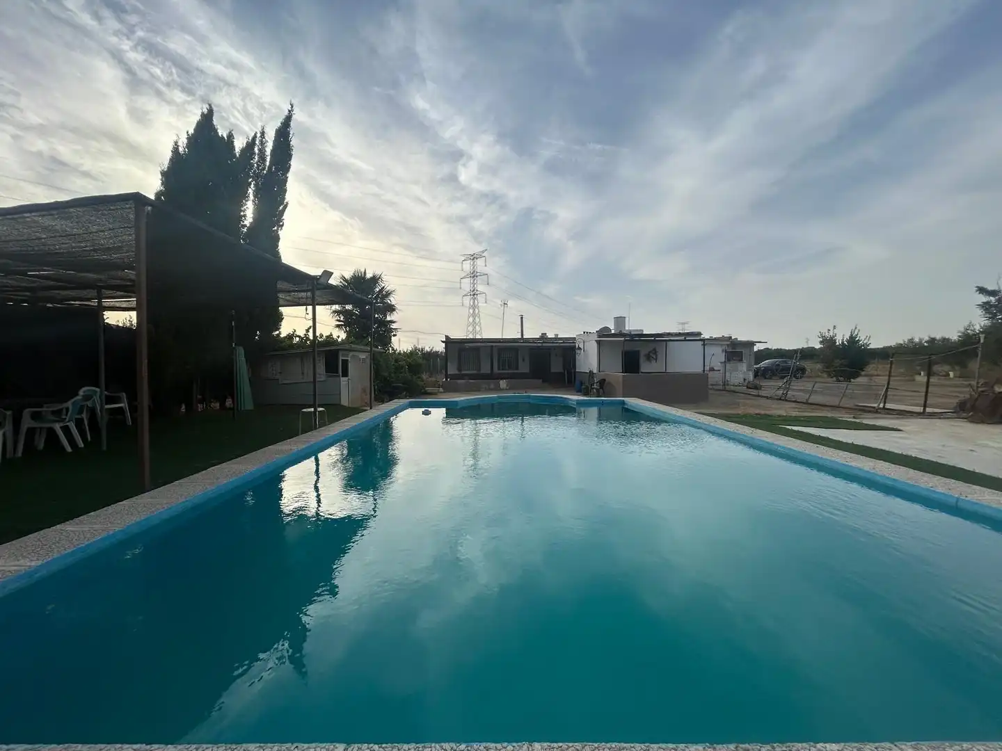 Schwimmbecken von Grundstücke zum Verkauf in Utrera