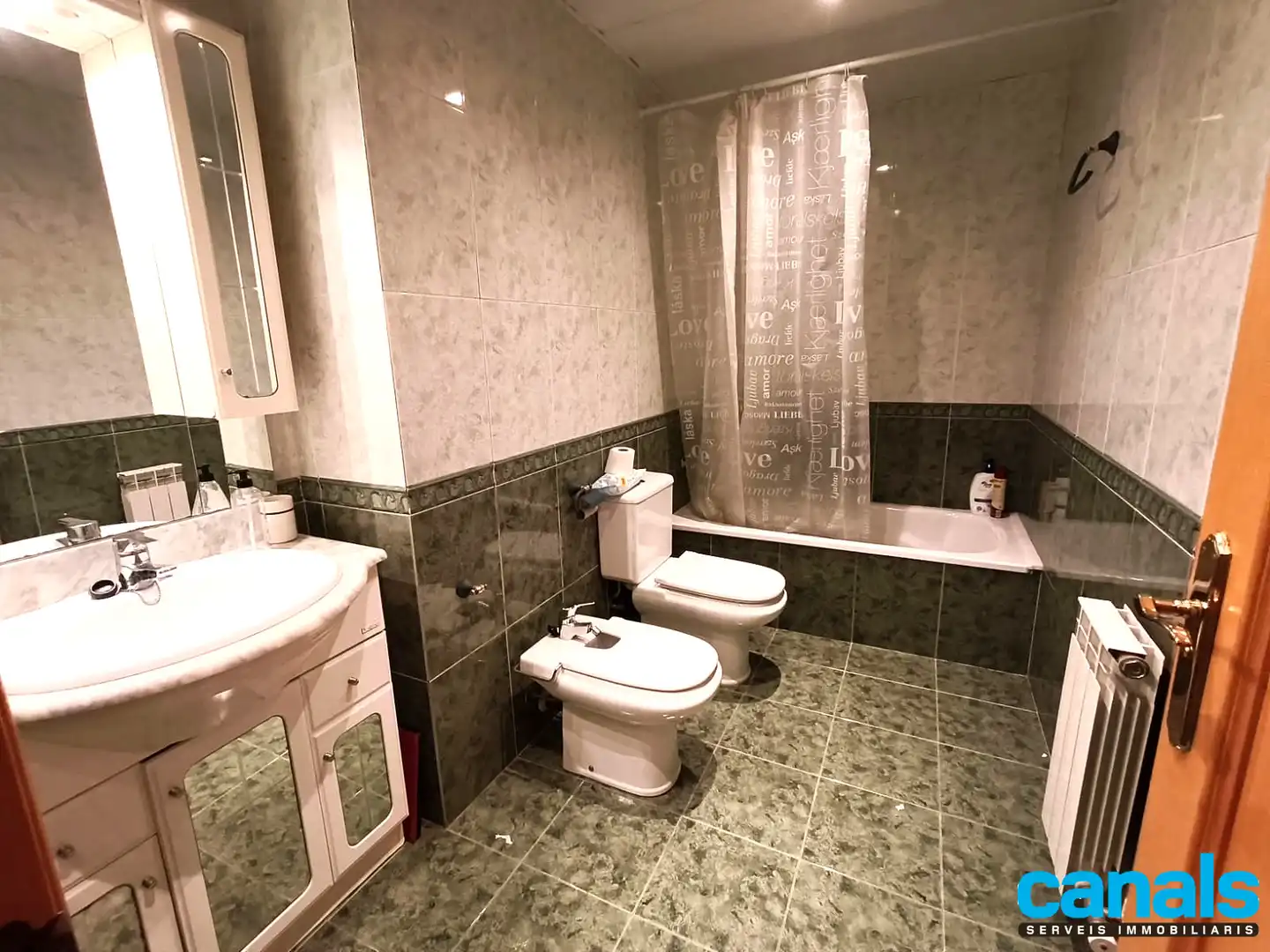 Baño de Piso en venta en Cerdanyola del Vallès con Aire acondicionado, Calefacción y Parquet