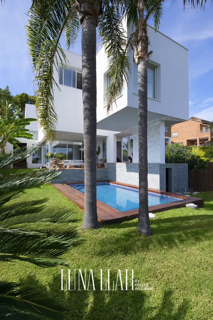 Piscina de Casa o chalet en venta en Castelldefels con Aire acondicionado, Calefacción y Parquet