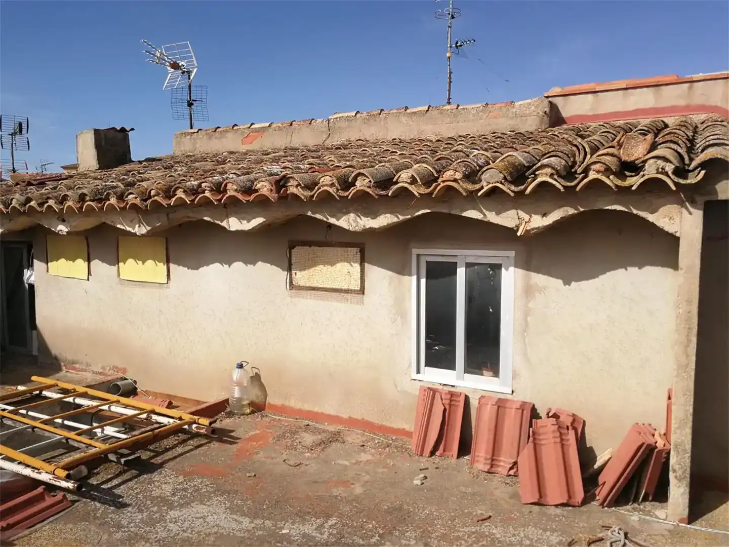 Vista exterior de Planta baja en venta en Casas-Ibáñez con Amueblado y Balcón