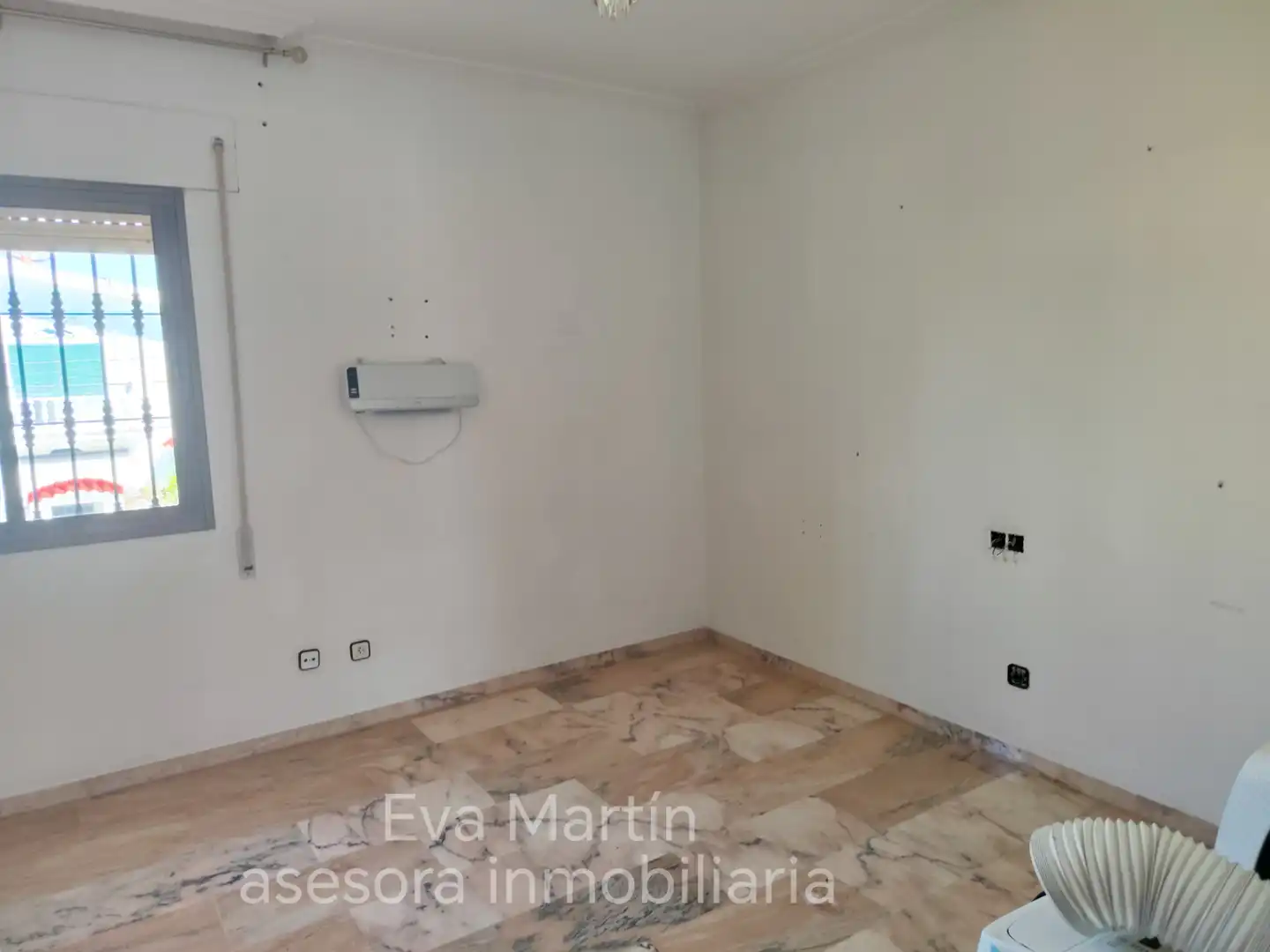 Casa o chalet de alquiler en Montequinto con Aire acondicionado, Calefacción y Jardín privado