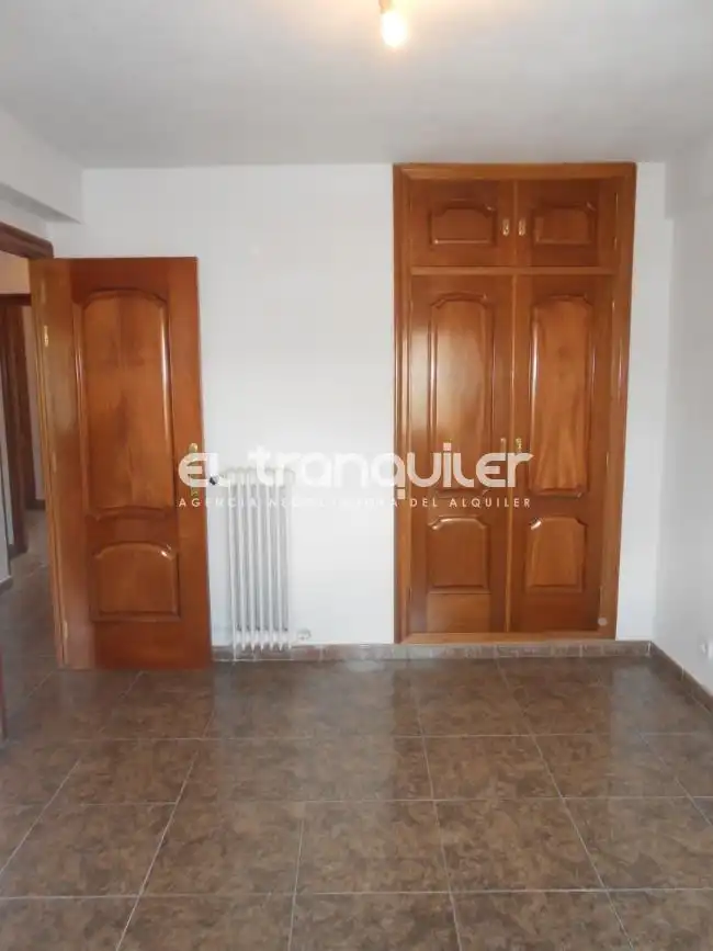 Schlafzimmer von Wohnung zur Miete in Madrid mit Terrasse