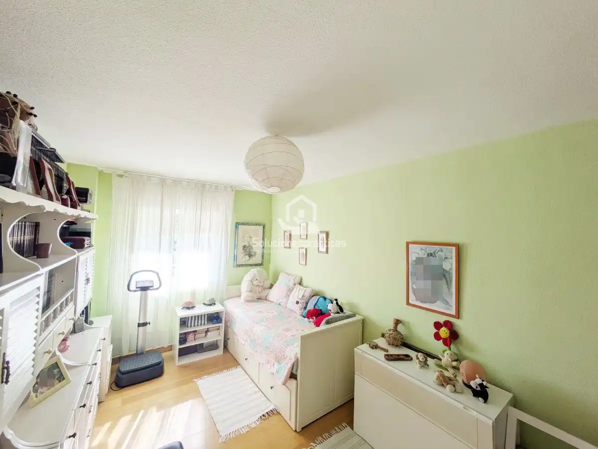 Dormitori de Casa o xalet en venda en Jaén amb Aire condicionat, Terrassa i Traster