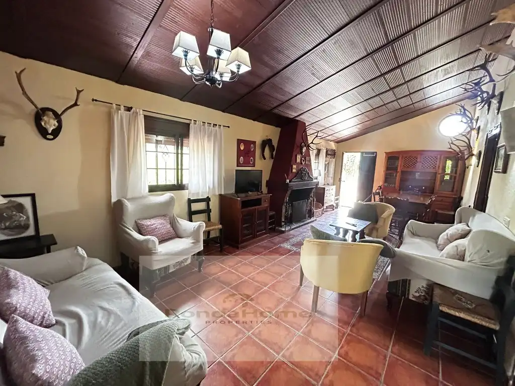 Sala d'estar de Finca rústica en venda en Ronda amb Piscina