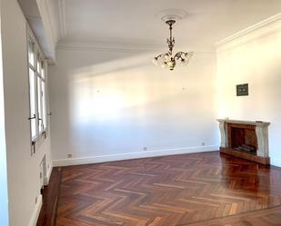 Living room of Flat to rent in  Madrid Capital  with Air Conditioner and Terrace