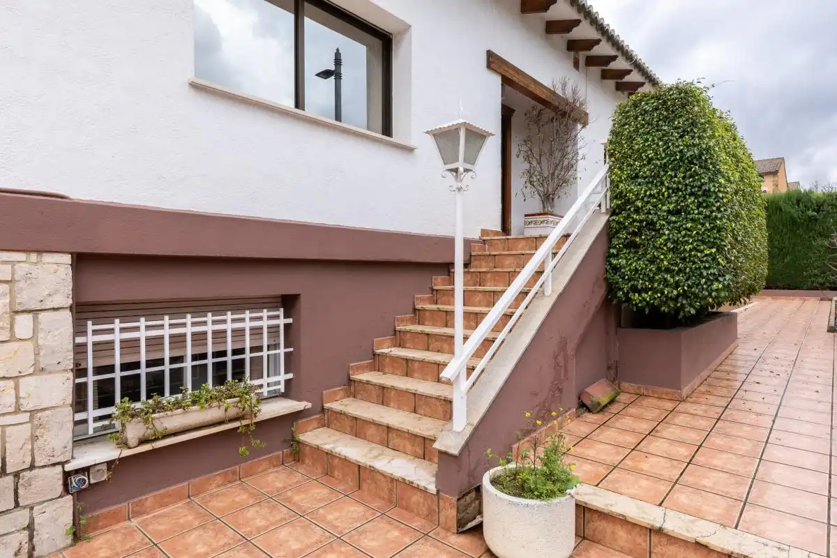 Vista exterior de Casa o xalet en venda en Torrent amb Aire condicionat, Calefacció i Jardí privat