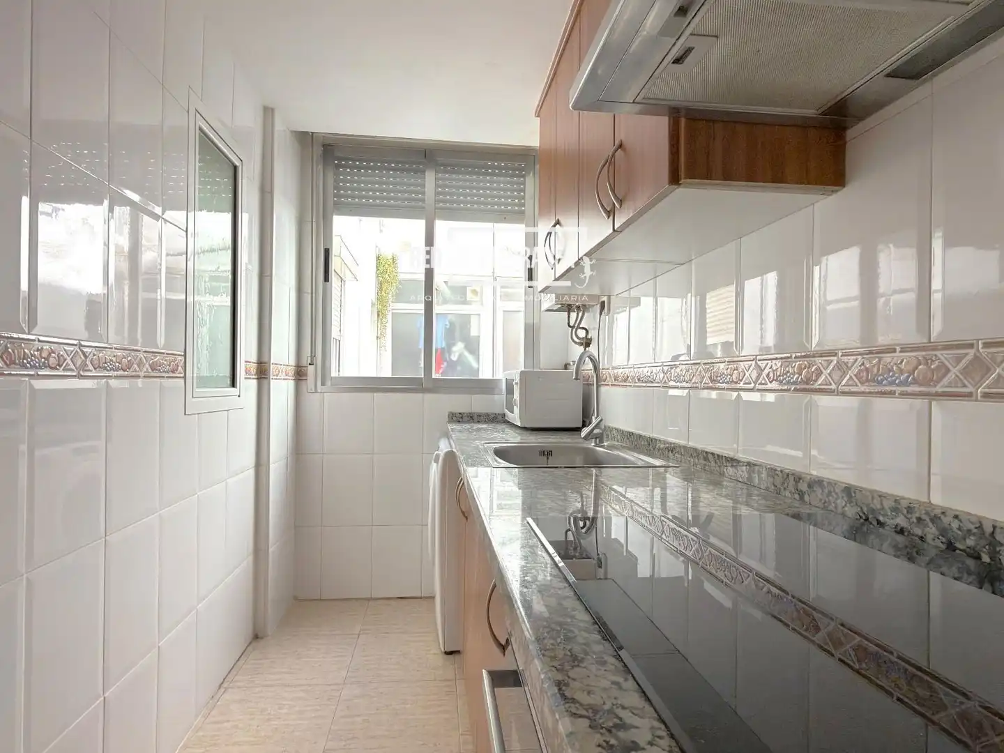 Küche von Wohnung zum Verkauf in Gandia mit Klimaanlage, Heizung und Terrasse