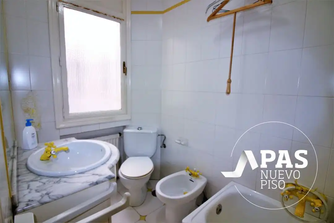 Bathroom of Flat for sale in Santander  with Heating, Private garden and Terrace