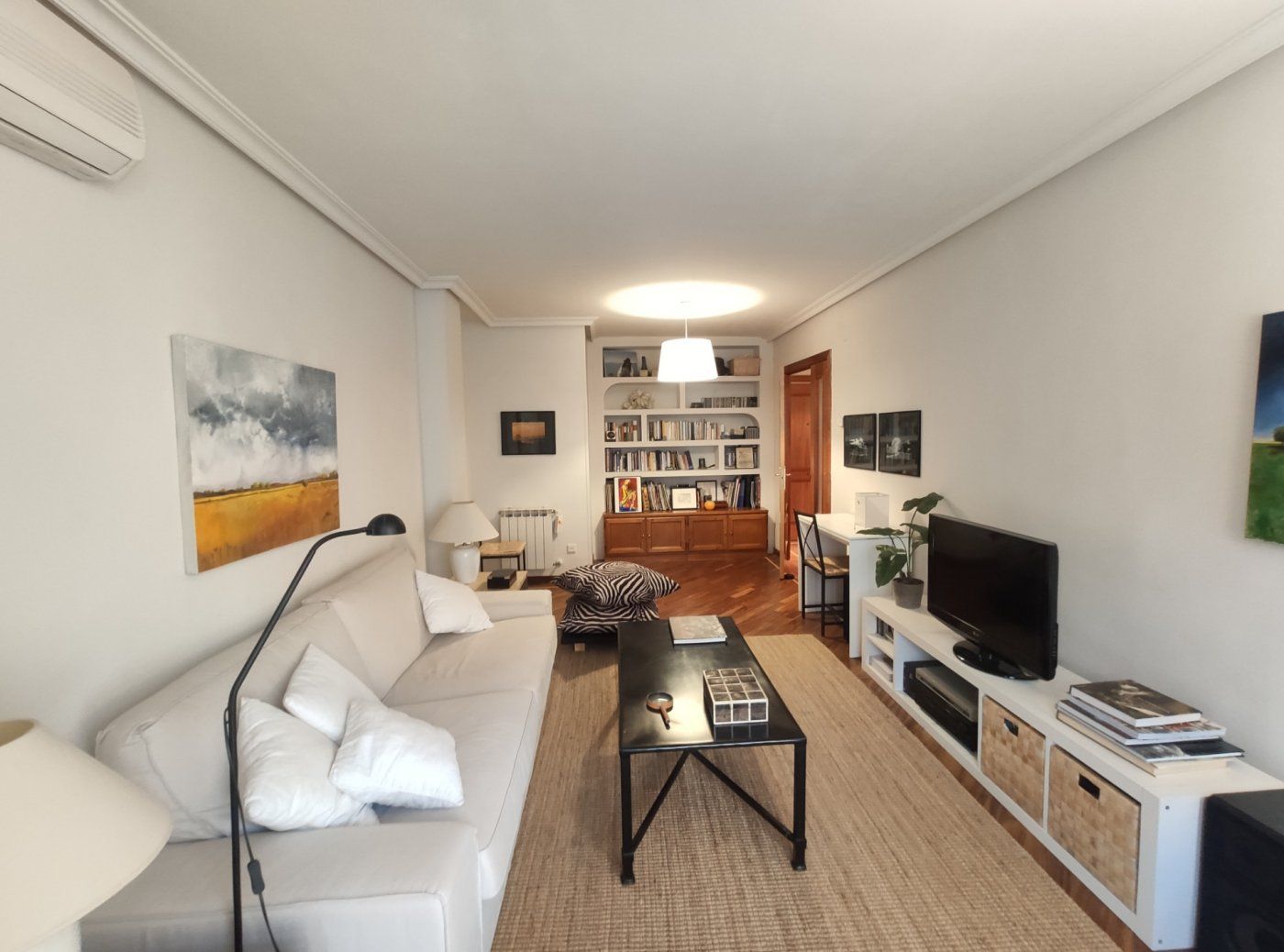 Sala d'estar de Pis de lloguer en  Madrid Capital amb Aire condicionat, Calefacció i Jardí privat