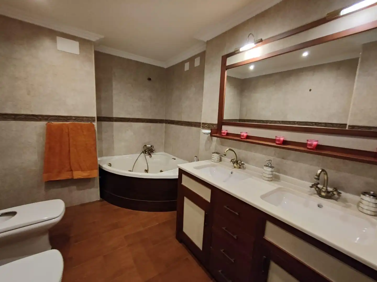 Bany de Apartament en venda en Oria amb Aire condicionat, Jardí privat i Terrassa