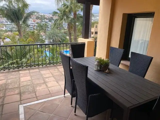 Terraza de Apartamento de alquiler en Estepona con Aire acondicionado, Calefacción y Jardín privado