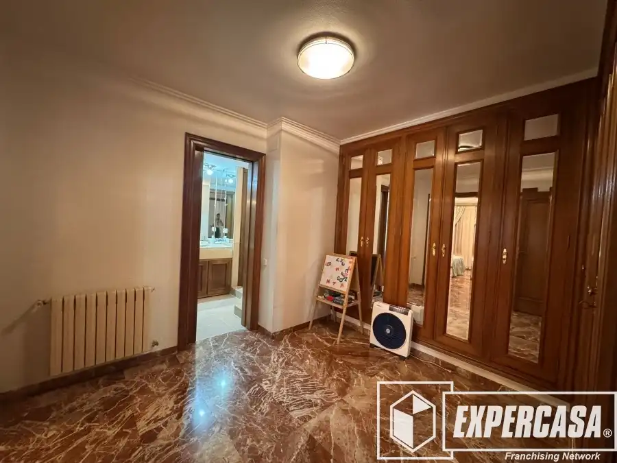 Casa o xalet en venda en Burjassot amb Aire condicionat, Calefacció i Terrassa