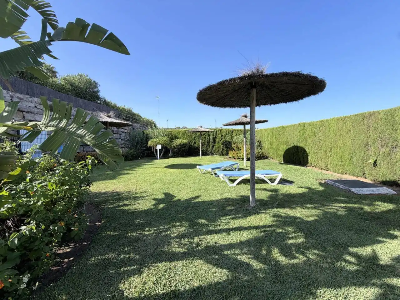 Garden of Detached homes for rent in La Alcaidesa  with Air Conditioner, Terrace and Furnished