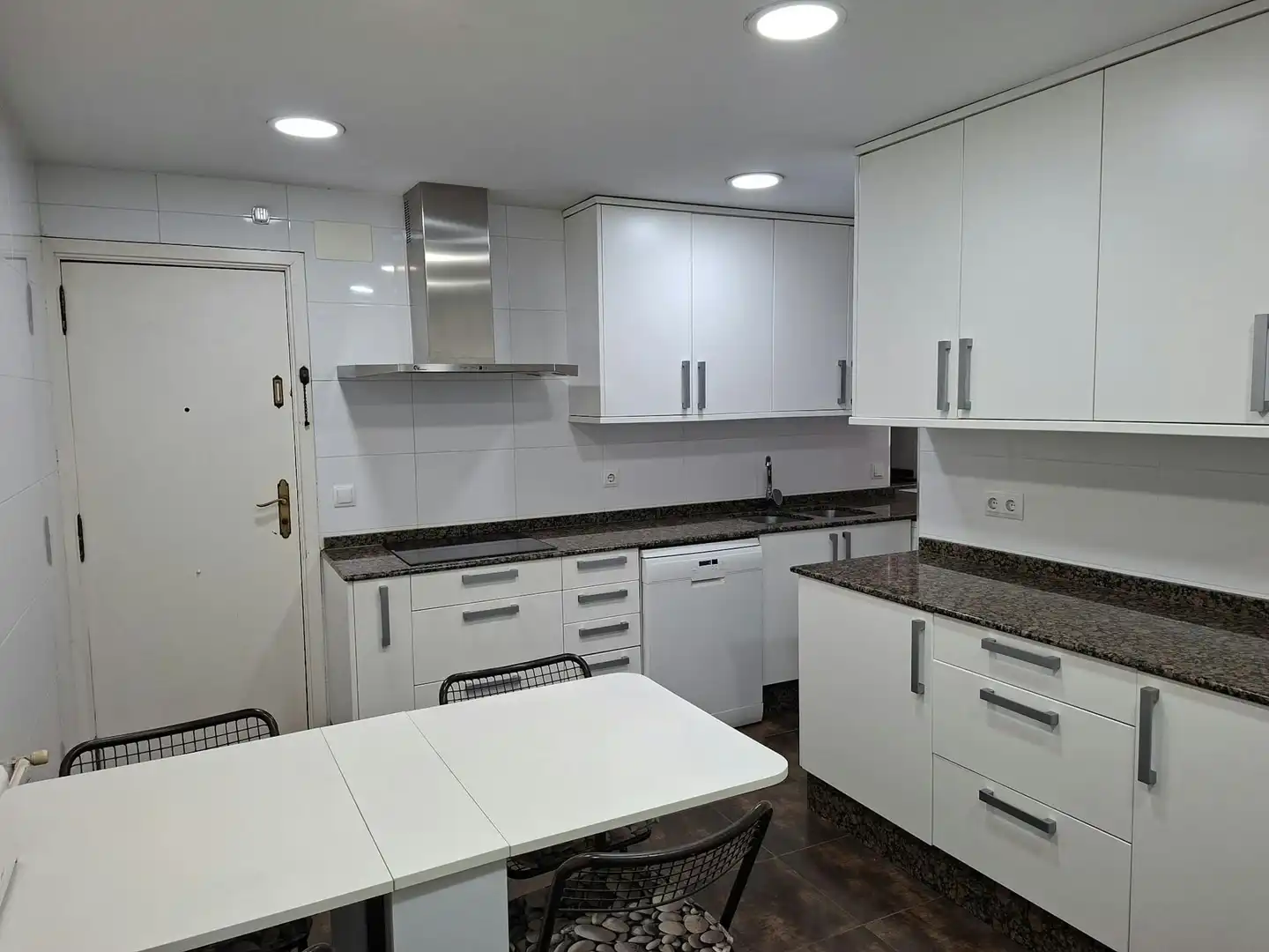 Kitchen of Flat for rent in Valencia  with Air Conditioner, Furnished and Washing machine