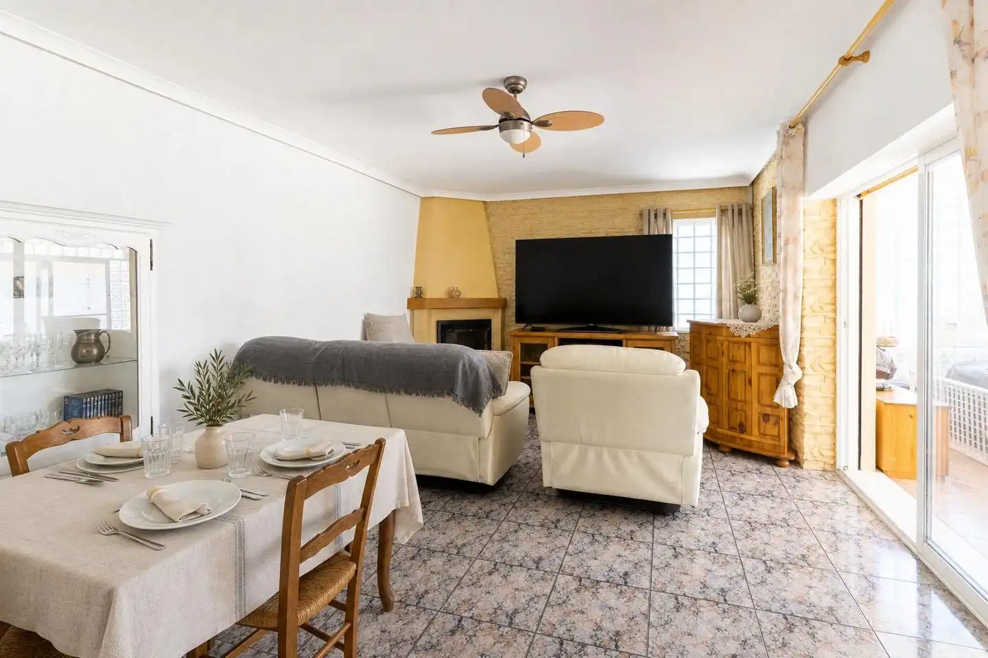 Living room of Houses for sale in Elche / Elx  with Air Conditioner, Private garden and Terrace