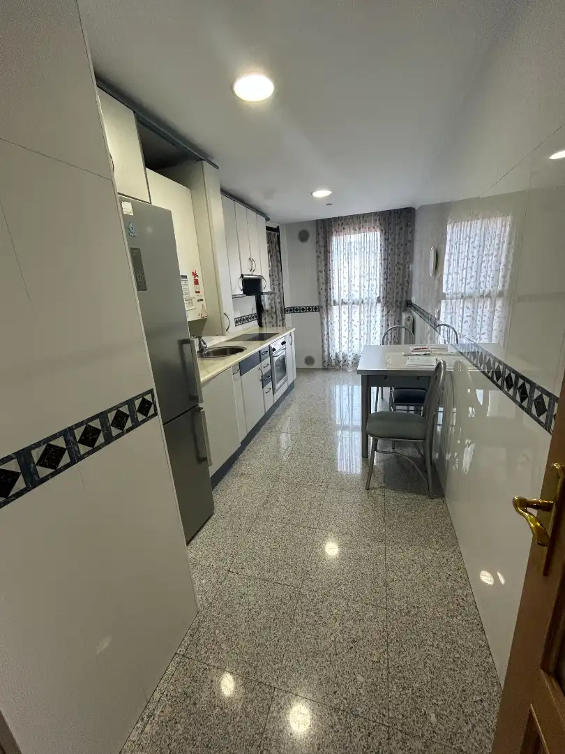 Küche von Wohnung zum Verkauf in Burgos mit Heizung, Terrasse und Abstellraum