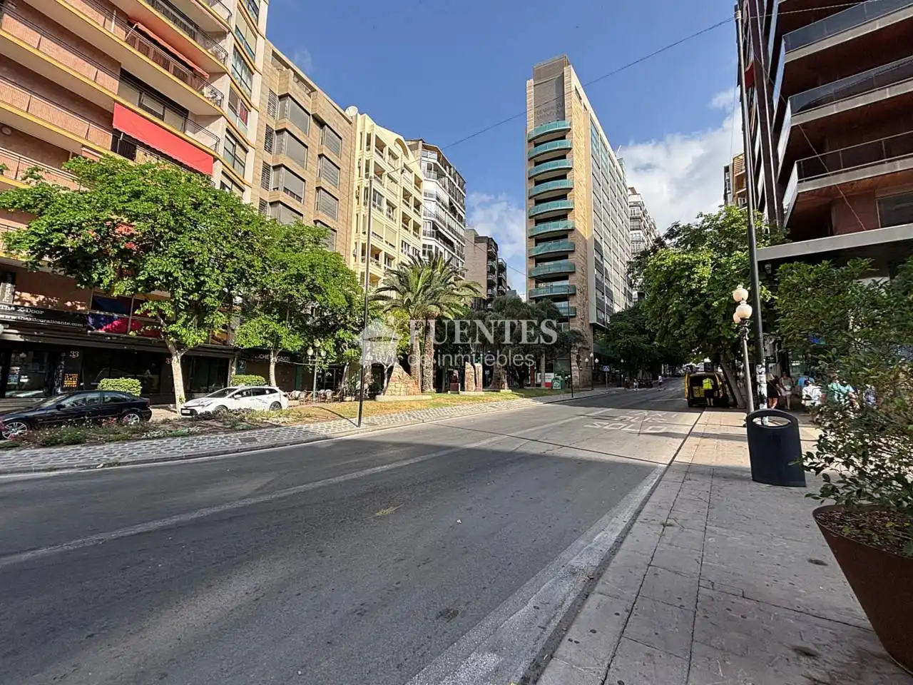Vista exterior de Piso en venta en Alicante / Alacant con Terraza y Amueblado